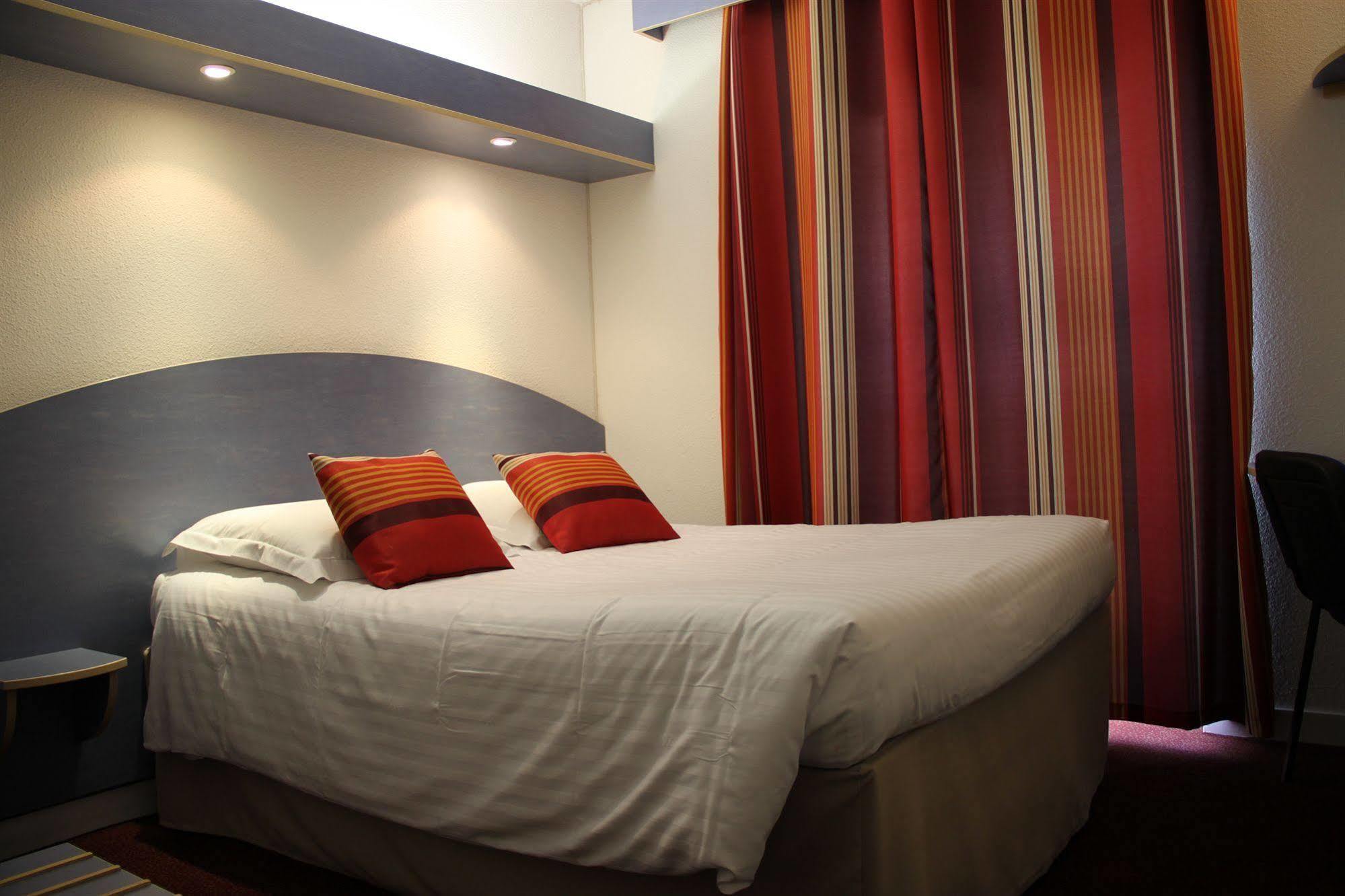 Agape Hotel Bessines Exterior foto